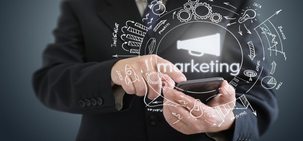 Marketing de curto prazo x construção de marca: por que sua empresa precisa dos dois